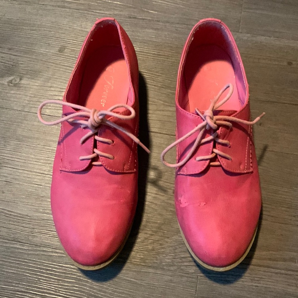 Pink Oxford shoes size 8